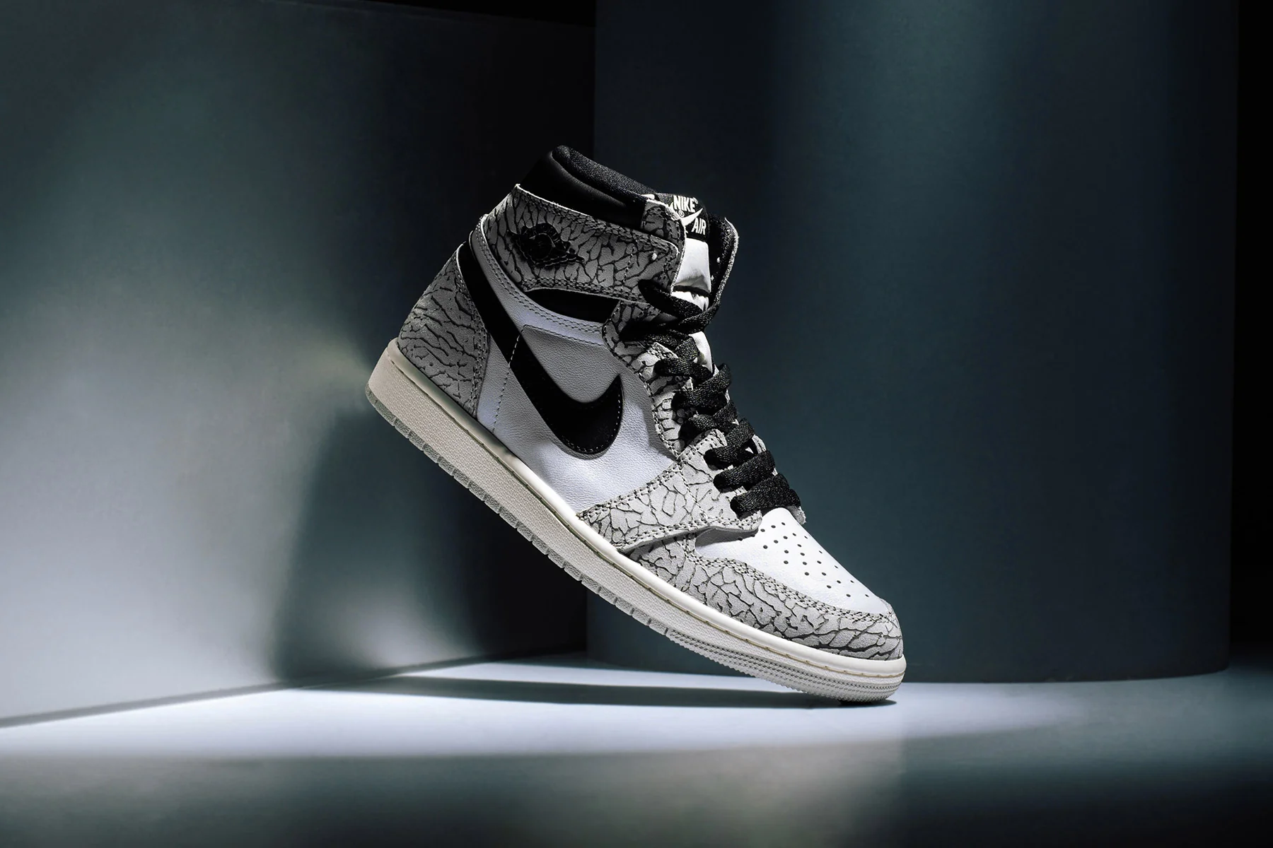 Air Jordan 1 Retro High OG - Tech Grey/Muslin/Black - Image 5