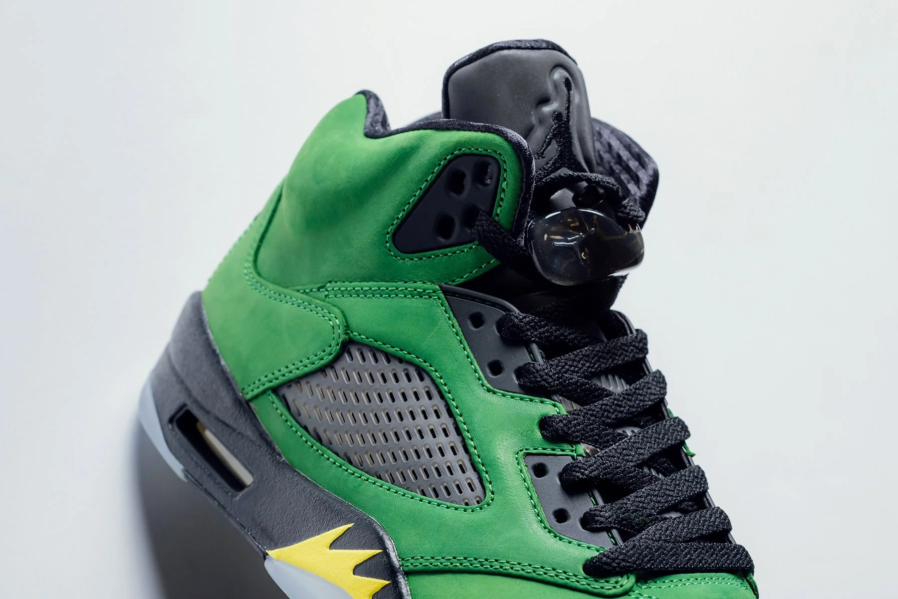 Air Jordan 5 Retro SE "Oregon Ducks" - Apple Green/Black - Image 3