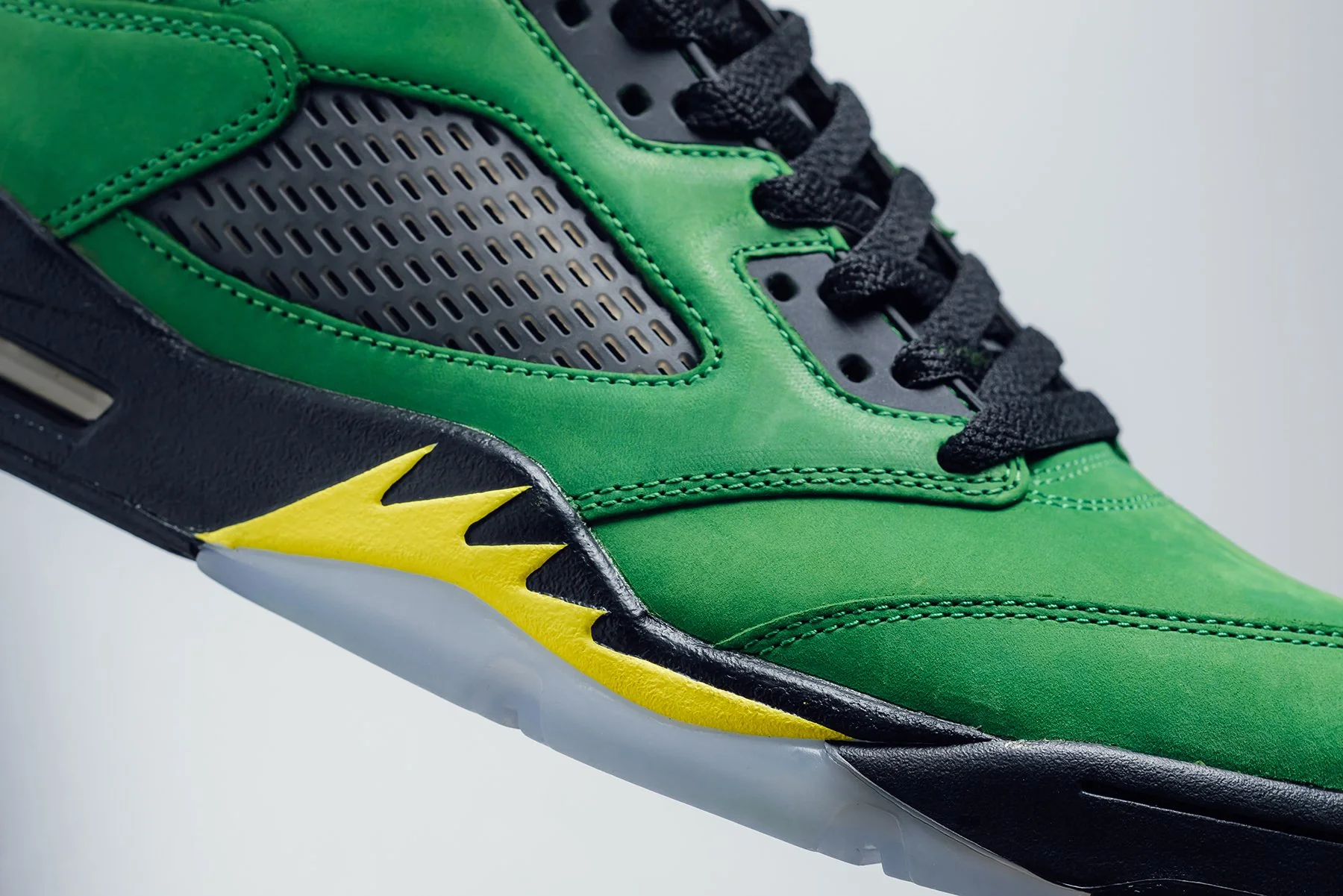 Air Jordan 5 Retro SE "Oregon Ducks" - Apple Green/Black - Image 4