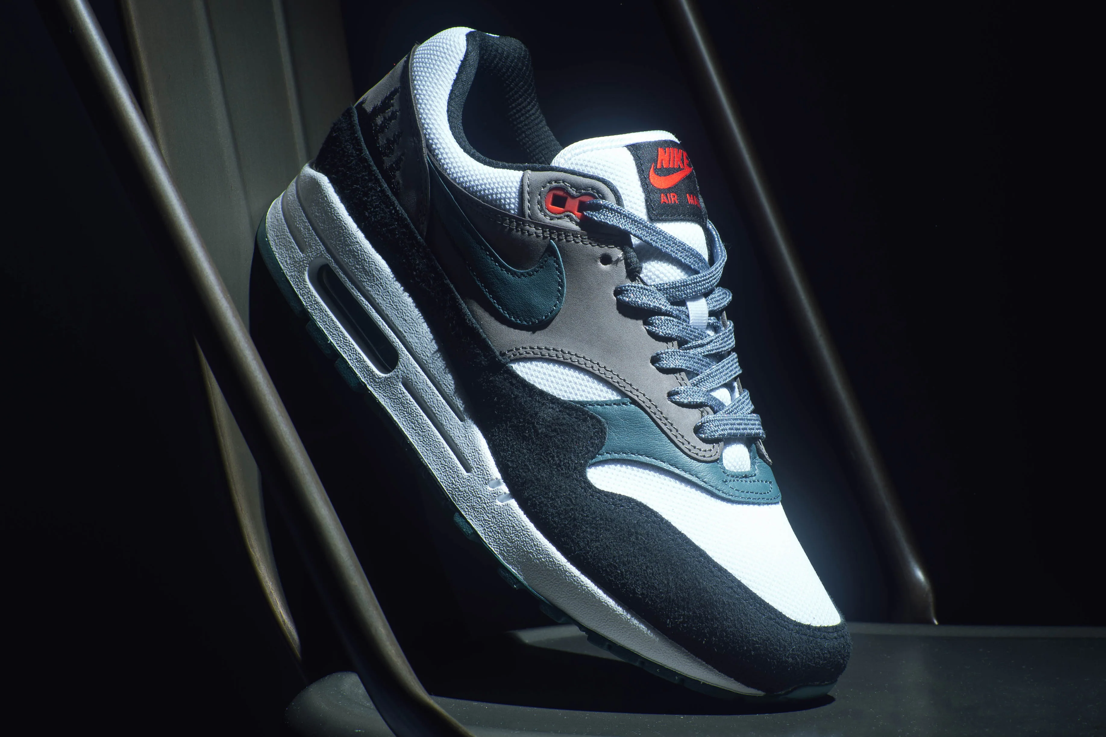 Air Max 1 PRM Escape - White/Slate Blue/Black - Image 5