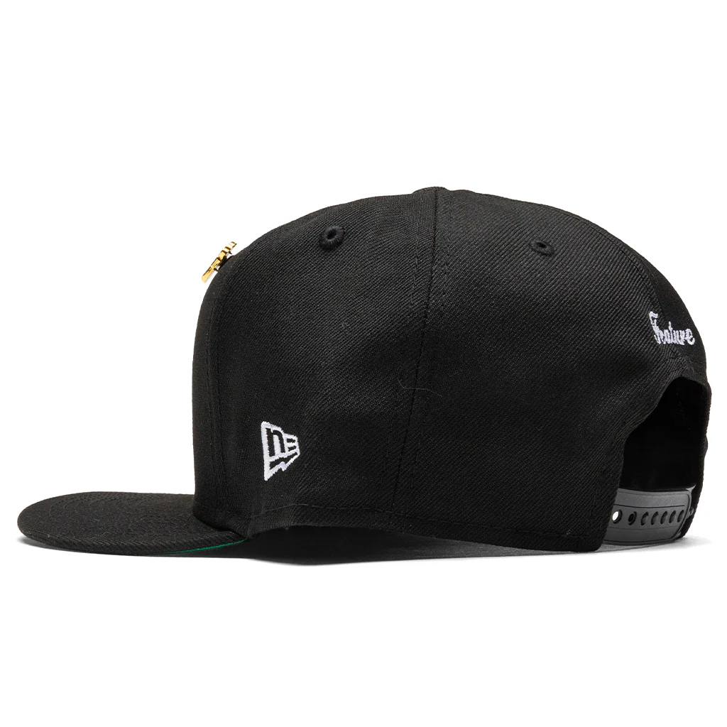 Feature x New Era Old English F Snapback Hat w/ Pin - Black - Image 4