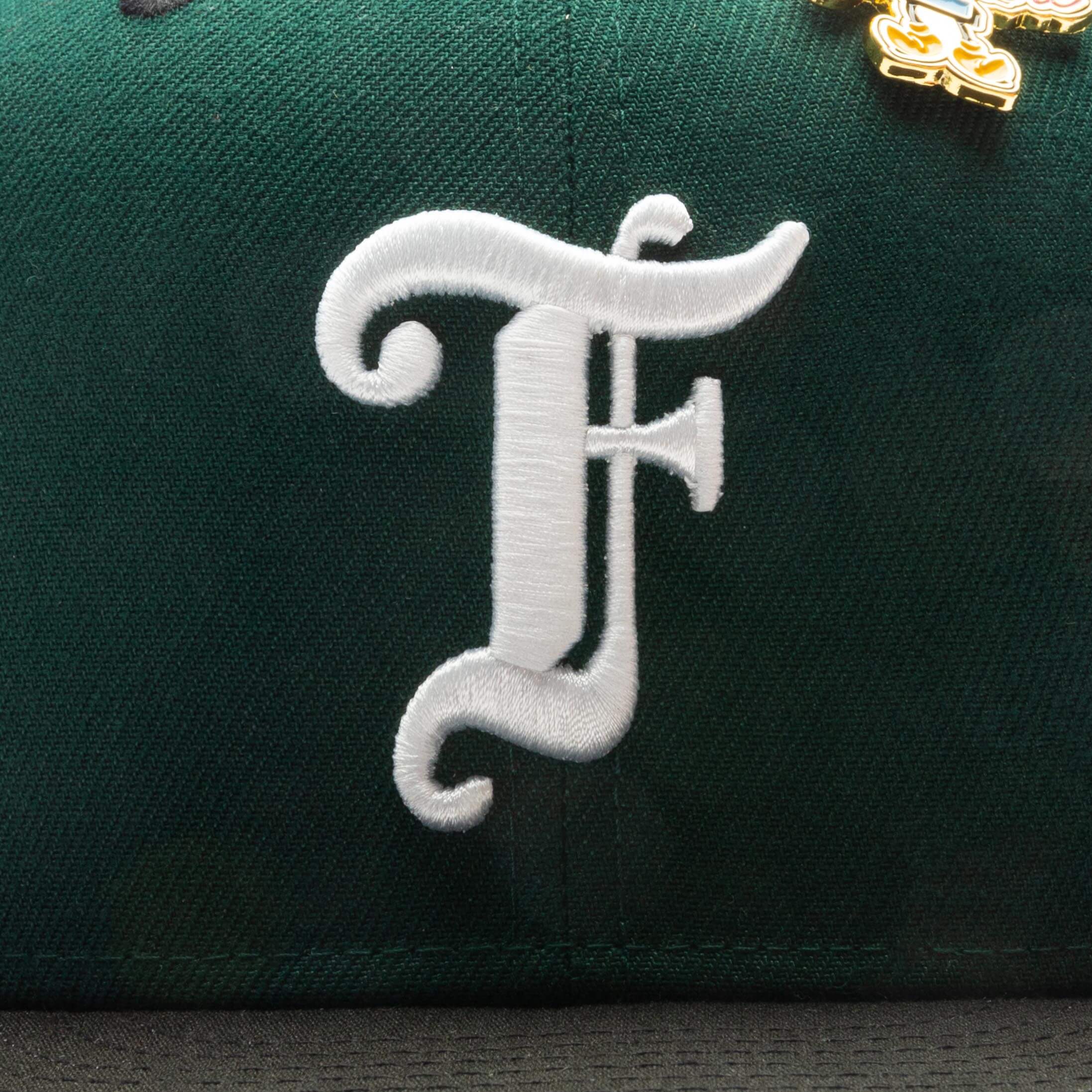 Feature x New Era Old English Plaza Snapback - Dark Green/Pink - Image 2