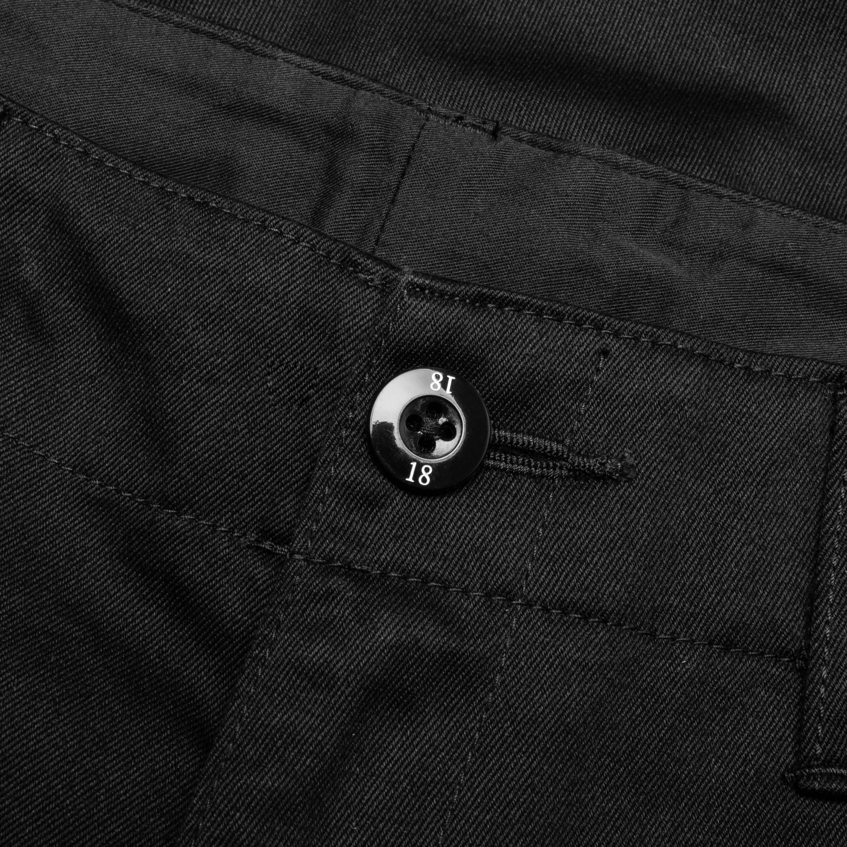 Classic Chino Short Pants - Black - Image 3