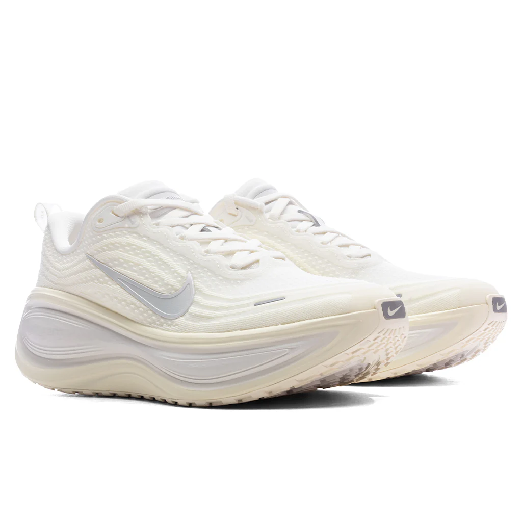 Women's Vomero Plus - Sail/Summit White/Alabaster - Image 2