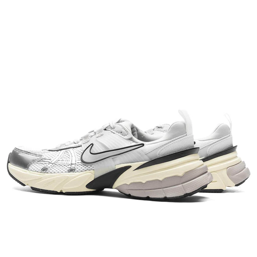 Women's V2K Run - Summit White/Metallic Silver - Image 3