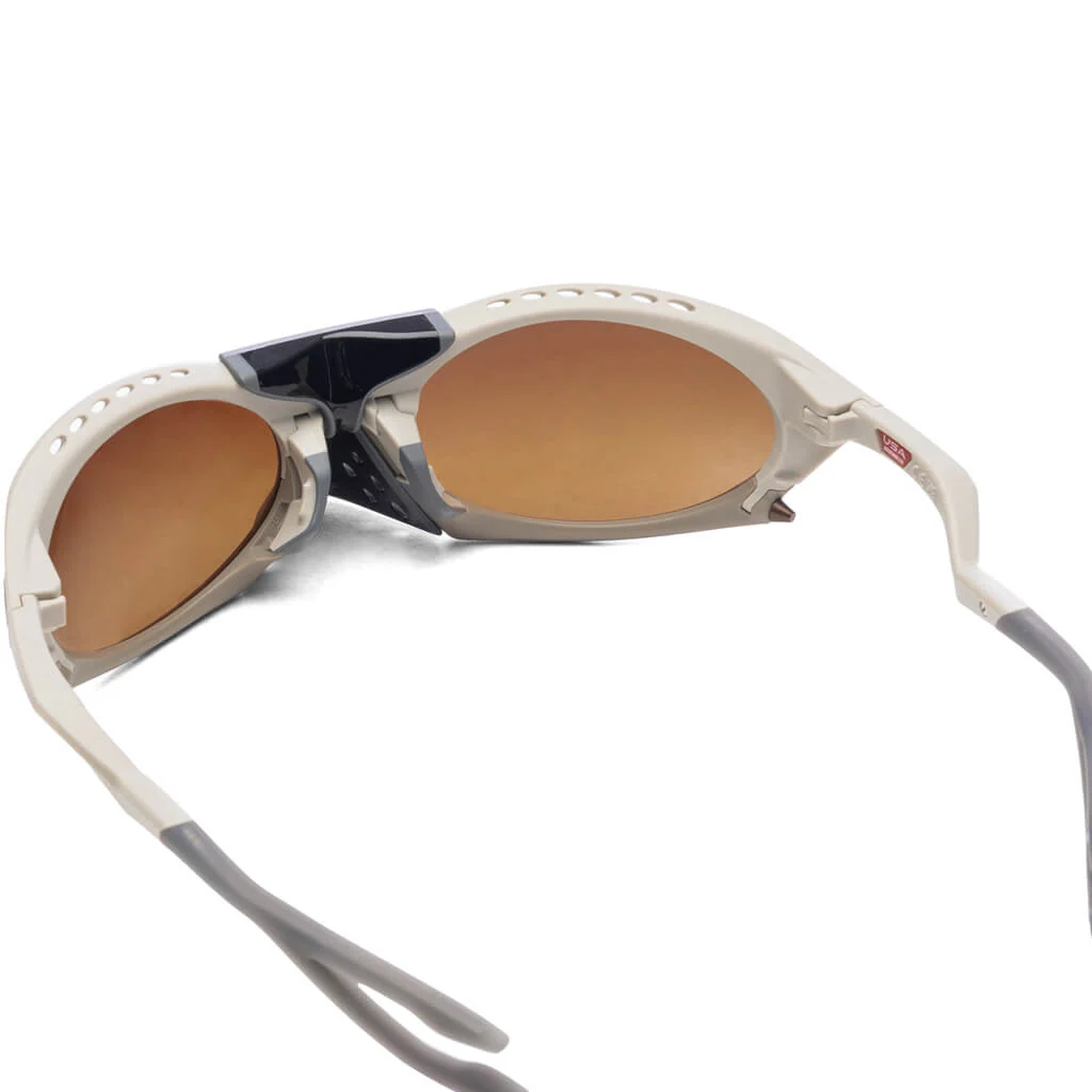 Oakley Plantaris - Matte Sand/Prizm Brown Gradient - Image 3